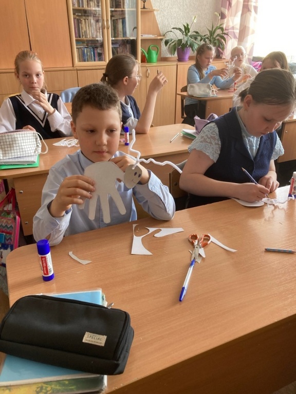 CNizRO2Vfao.jpg CNizRO2Vfao.jpg